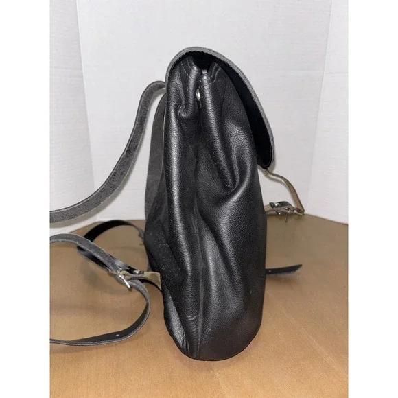 Vintage Harley Davidson Black/White Speckled Leather Backpack/Bar & Shield - Picture 7 of 9